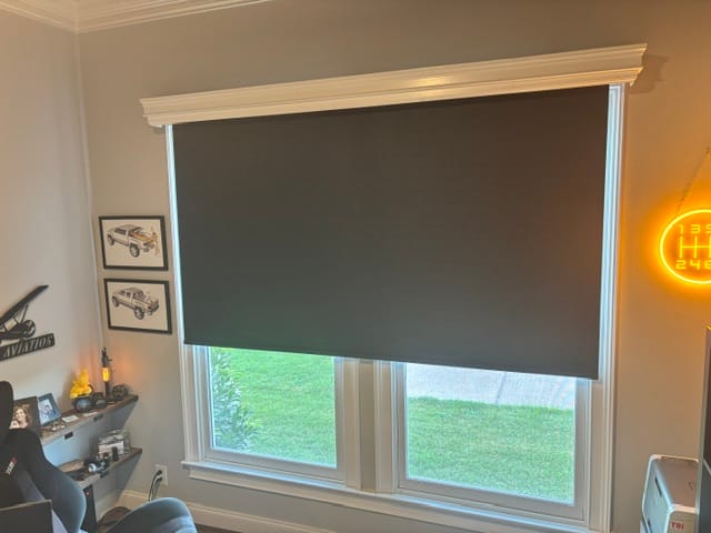Customer photo review of SmartWings Motorized Roller Shades 100% Blackout Eclipse