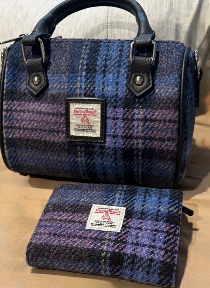 Customer photo review of Women's Harris Tweed 'Jura' Short Wallet with Card Section