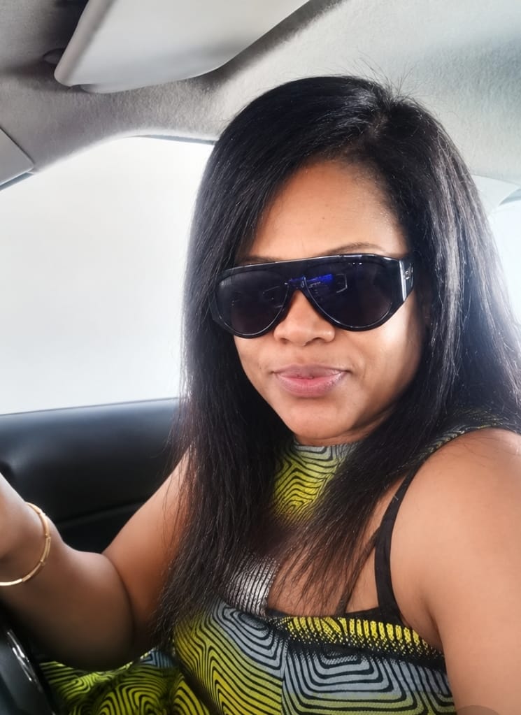 Customer photo review of Christmas in July Special | Glueless Ready to Wear Straight Wig