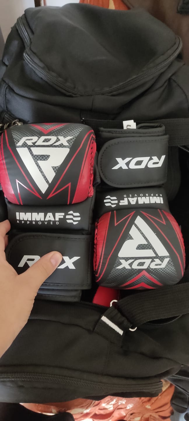 Customer photo review of Guantes de Combate y Grappling RDX IMMAF para MMA