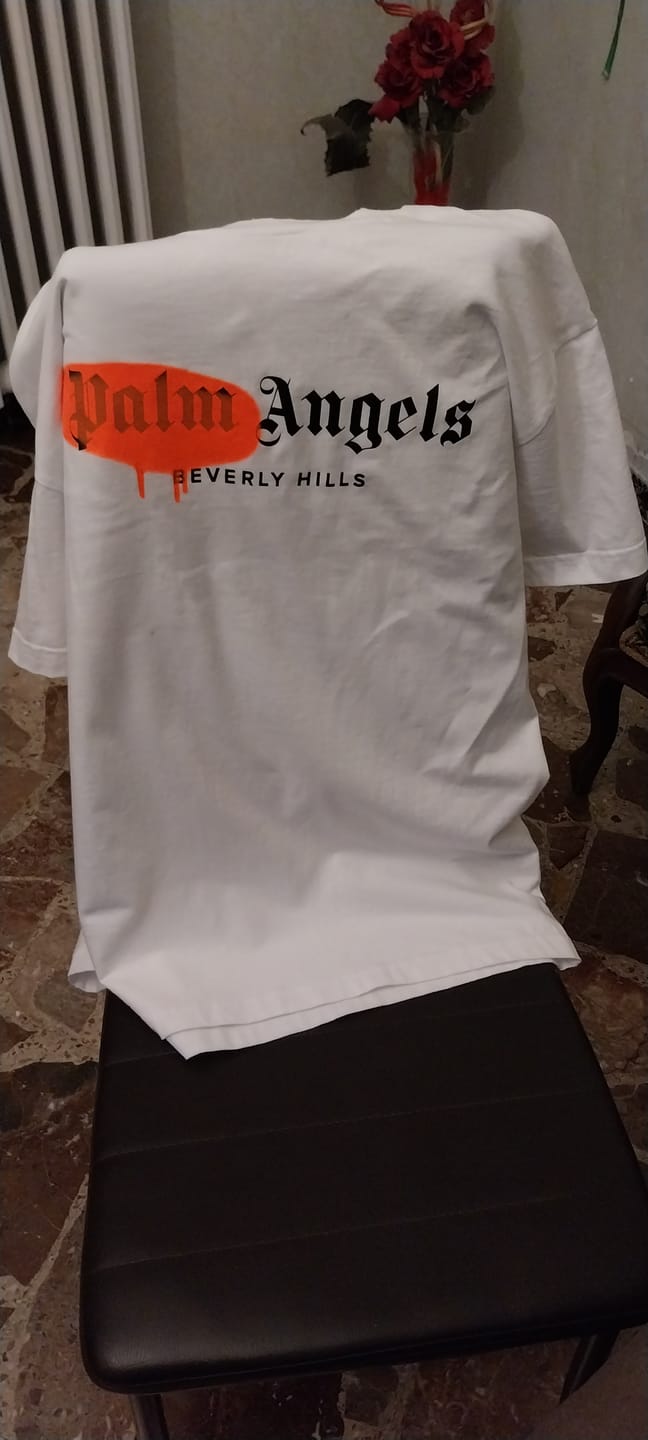 Customer photo review of T-shirt PALM ANGELS sprayed Beverly Hills bianca