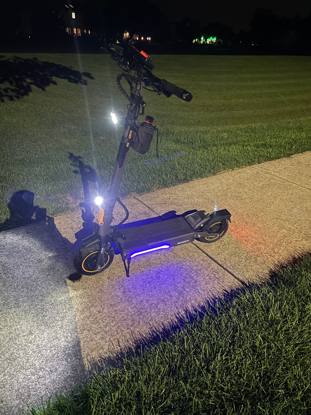 Customer photo review of Ausom K20 Pro (Laluz 2 Pro) Dual Motor E-Scooter