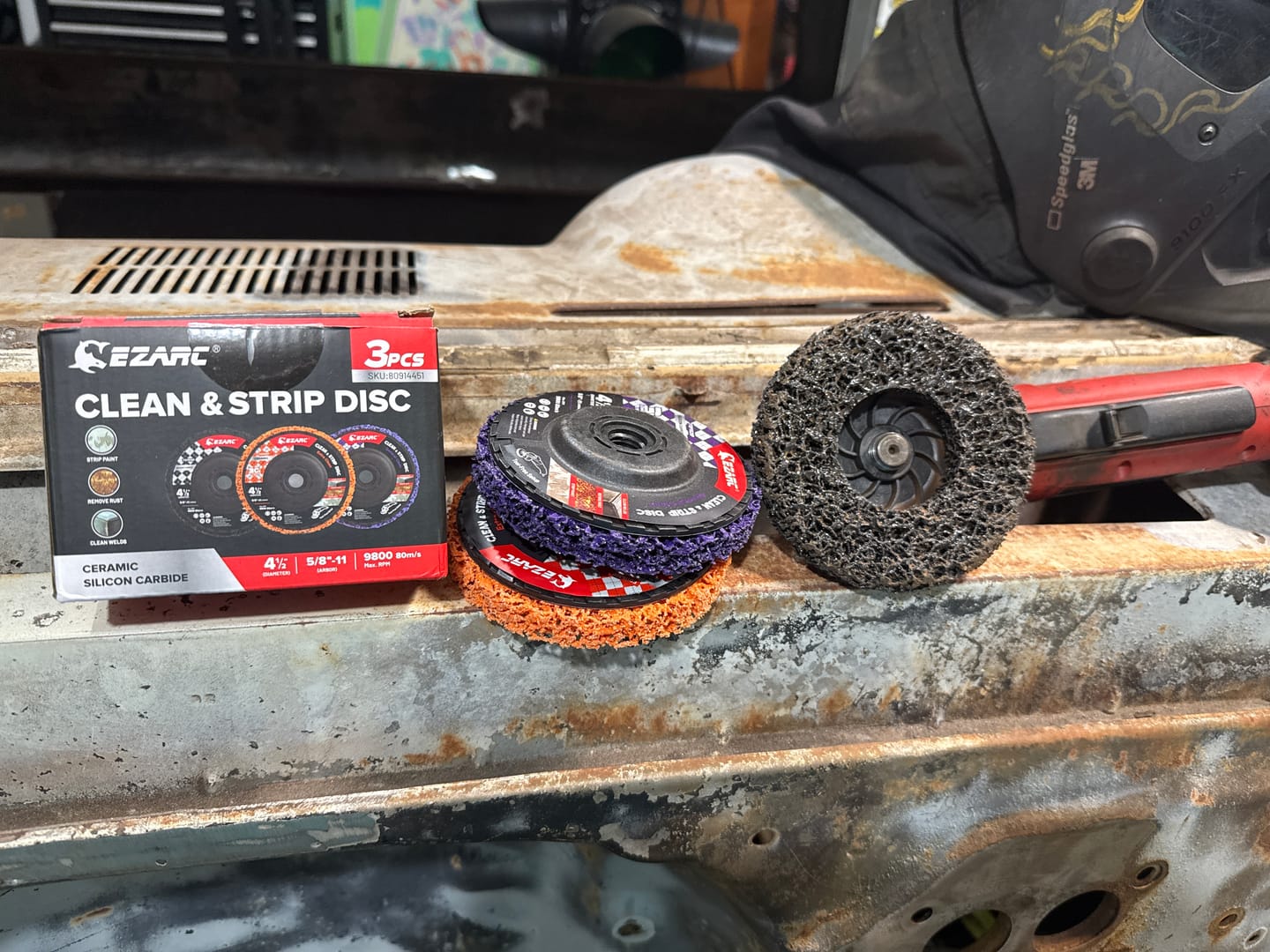 Customer photo review of Stripping Discs 4-1/2" Paint & Rust Removal Wheels for Angle Grinder, Clean and Remove Coatings, Scaling, Welds and Oxidation