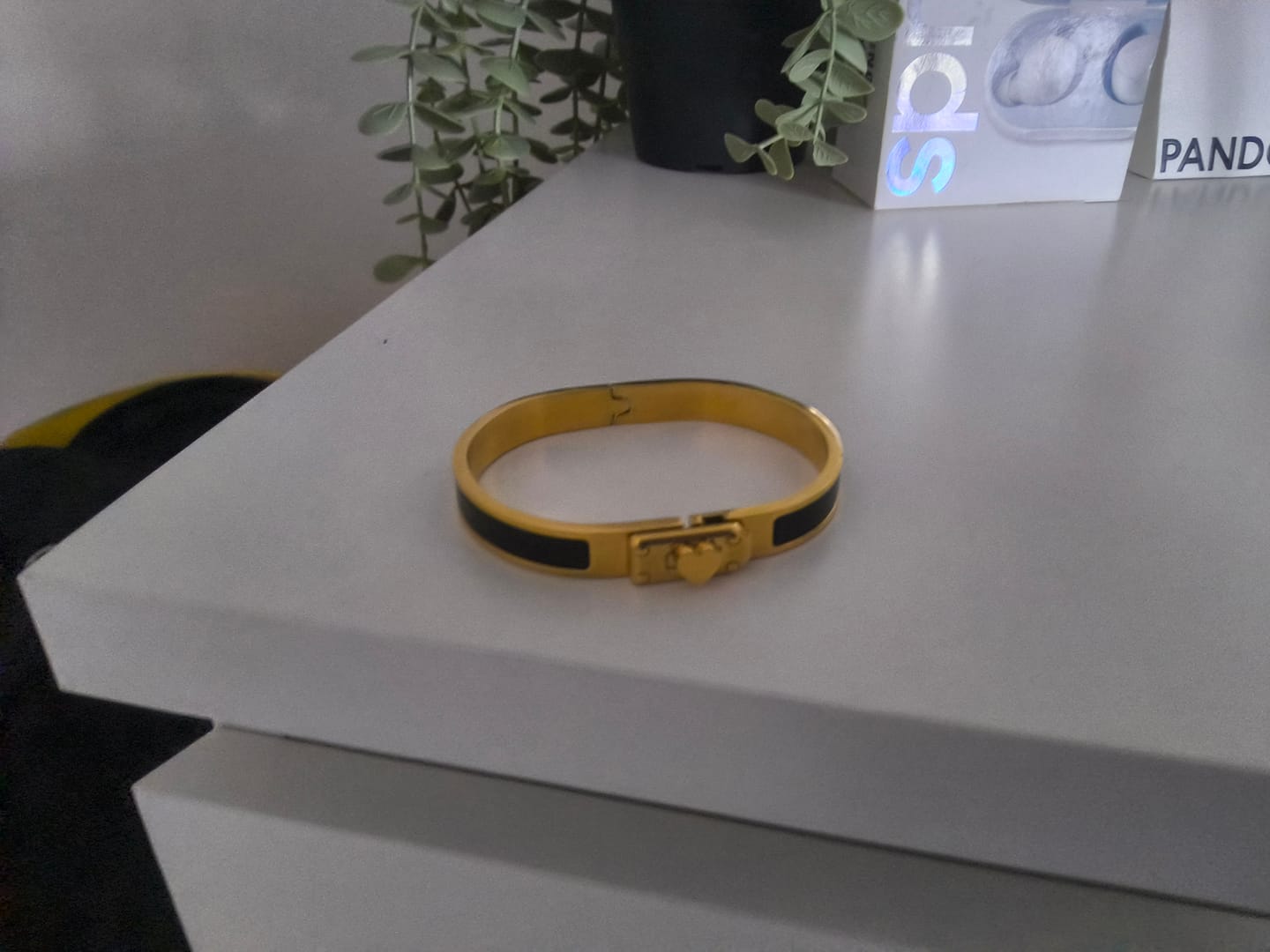 Customer photo review of Black Agapi Armreif