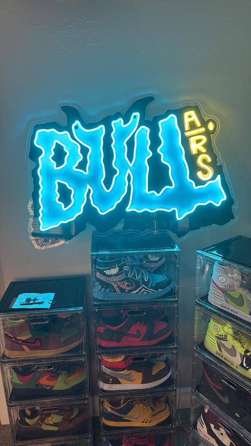 Customer photo review of BULL AIRS | 4 LED Neon Signs