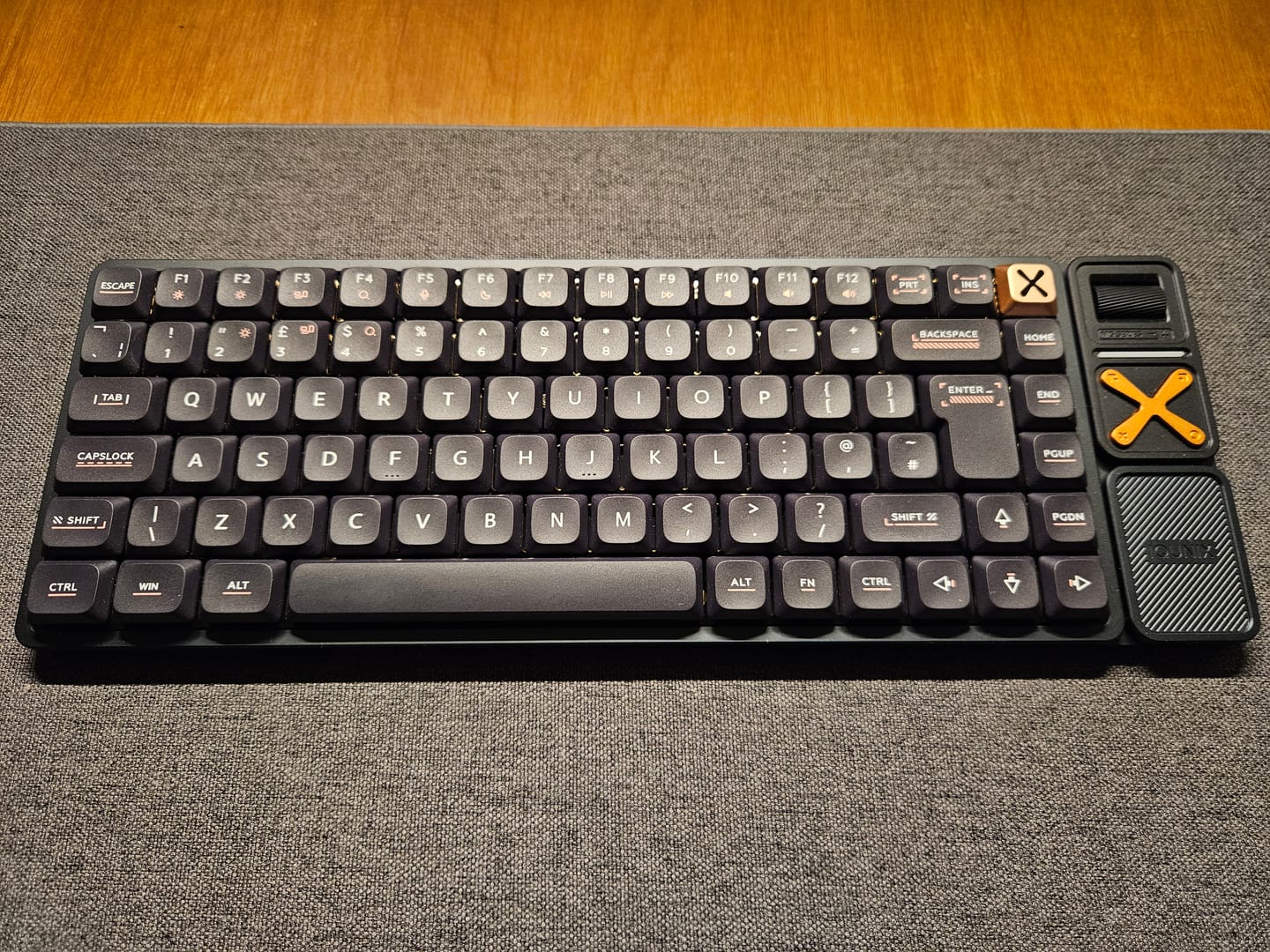 Customer photo review of IQUNIX Magi75/96 Aluminum Low Profile Mechanical Keyboard