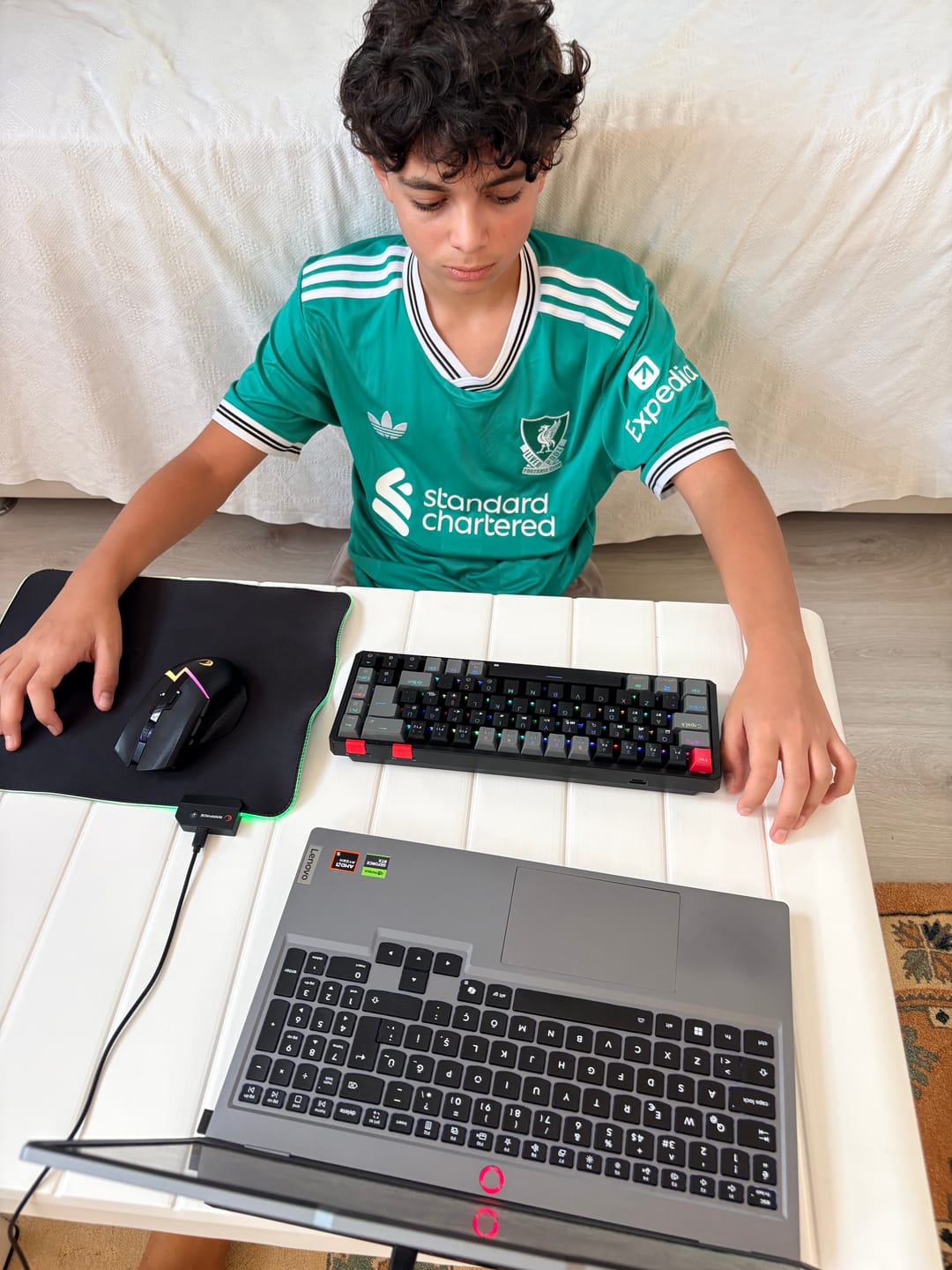 Customer photo review of YORU MINI PRO - RGB Outemu Red Switch Mekanik Kablosuz Oyuncu Klavyesi
