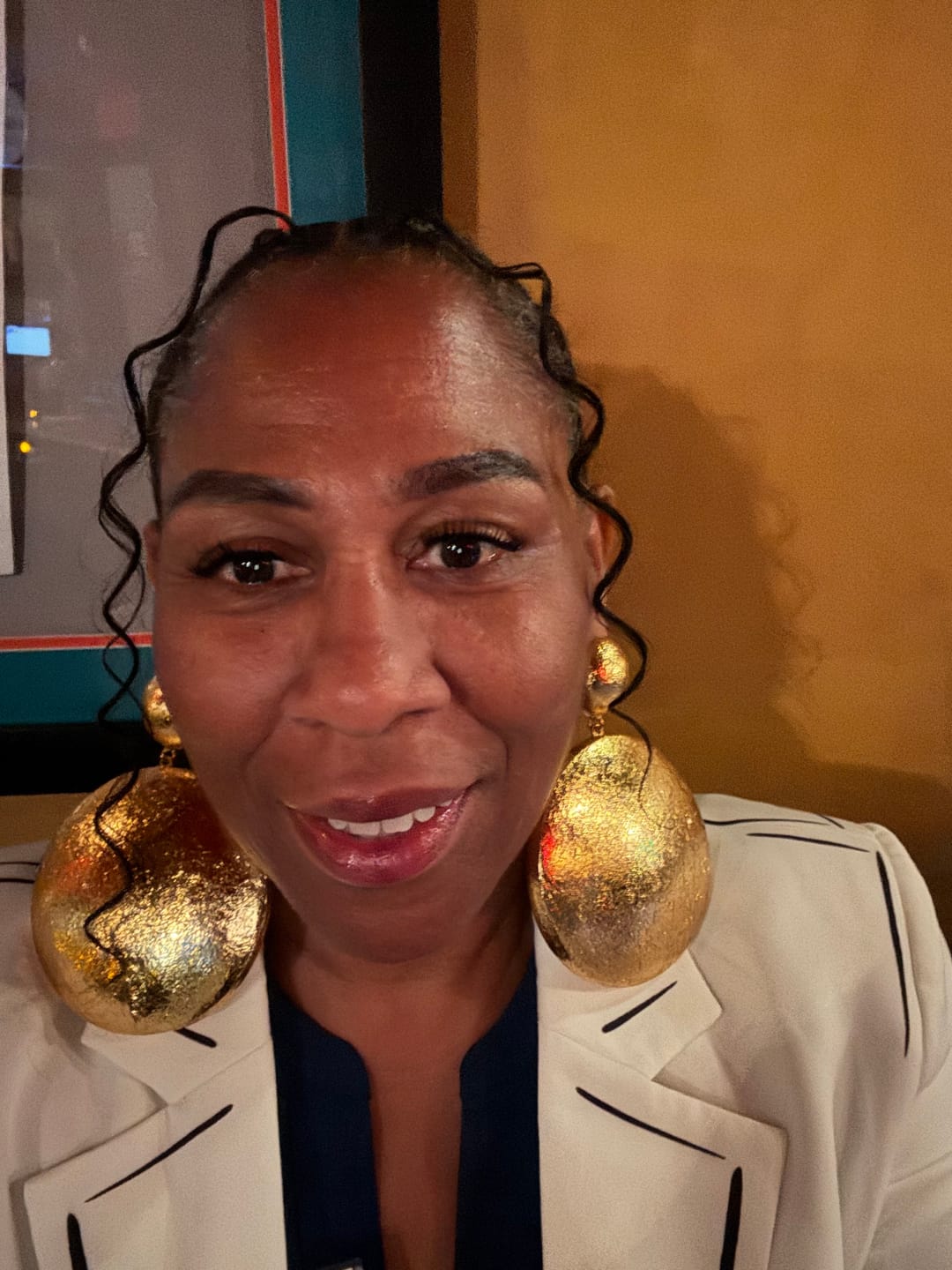 Customer photo review of Zuwena Burnished Glow Earrings