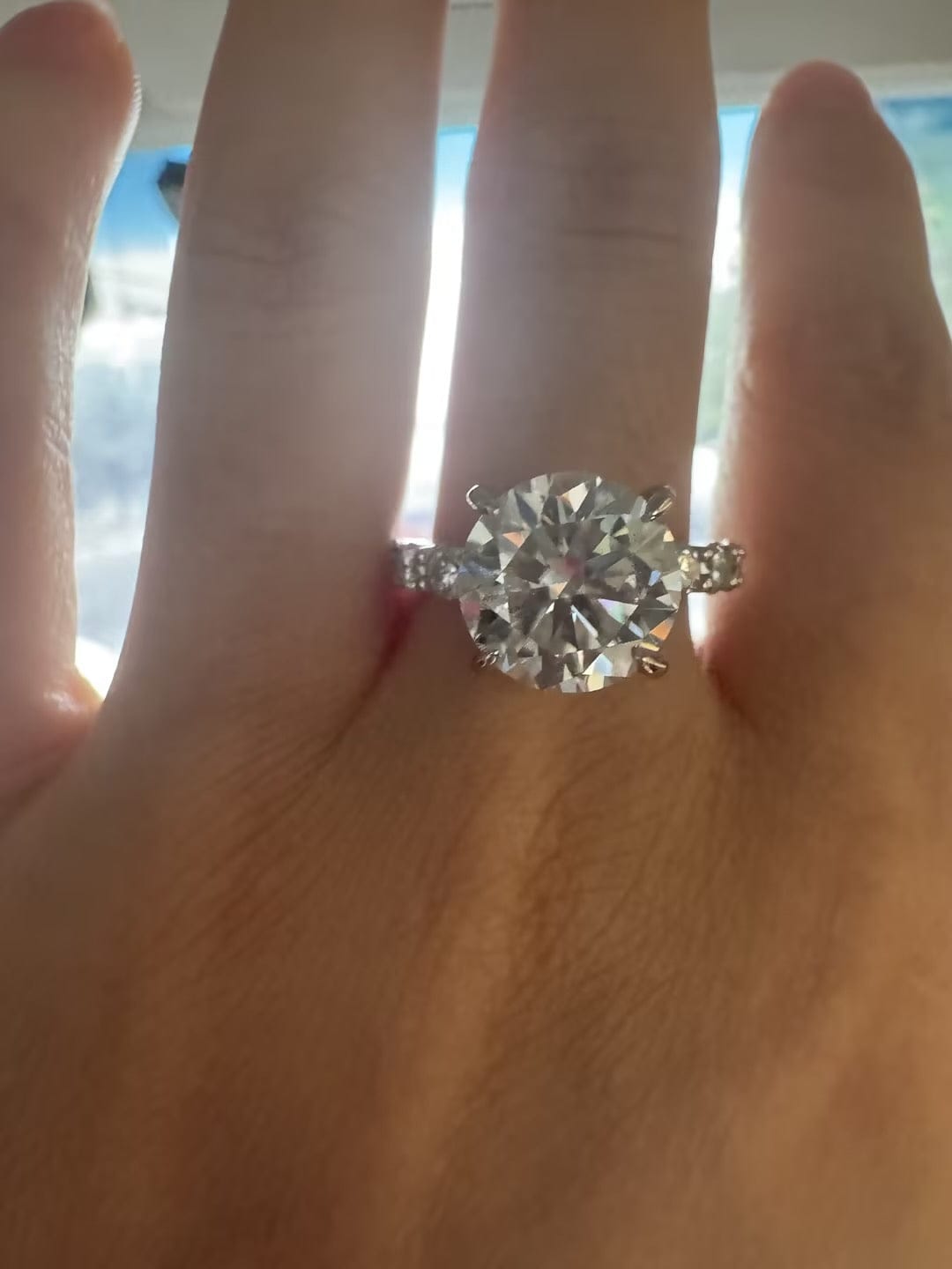 Customer photo review of Rodiffy Moissanite 2.0Ct~4.0 Ct Round Engagement Ring -4 Prong Setting