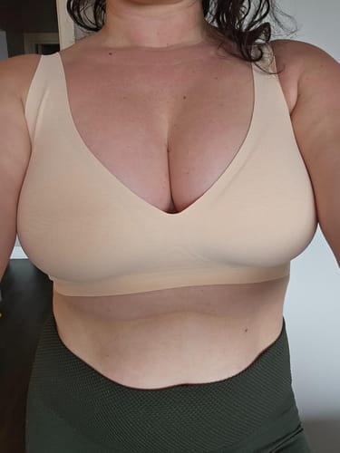 Customer photo review of Curvs Full Coverage Bra