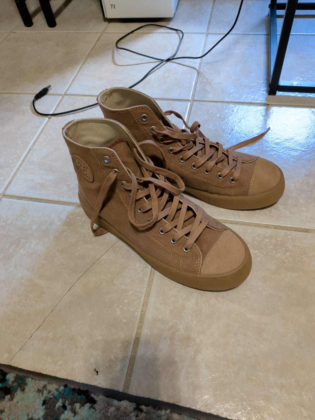 Customer photo review of All-American Crepe High-Top Tobacco