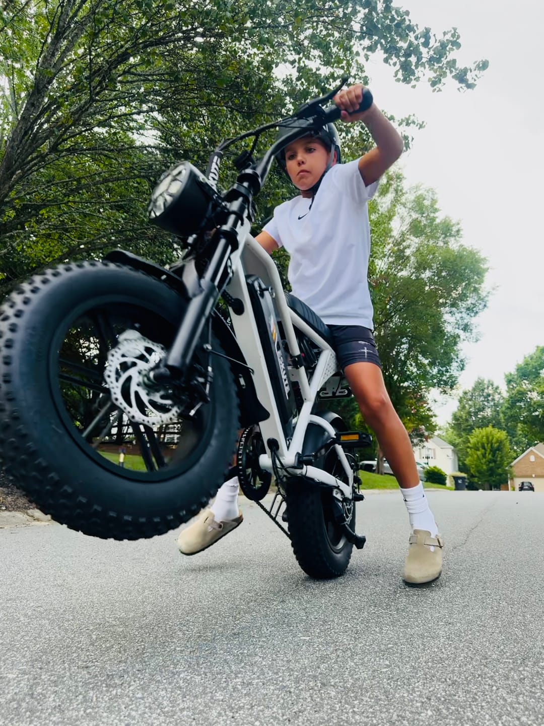 Customer photo review of Eskute® V100 16*4.0" Electric Bike for Kids&Teens