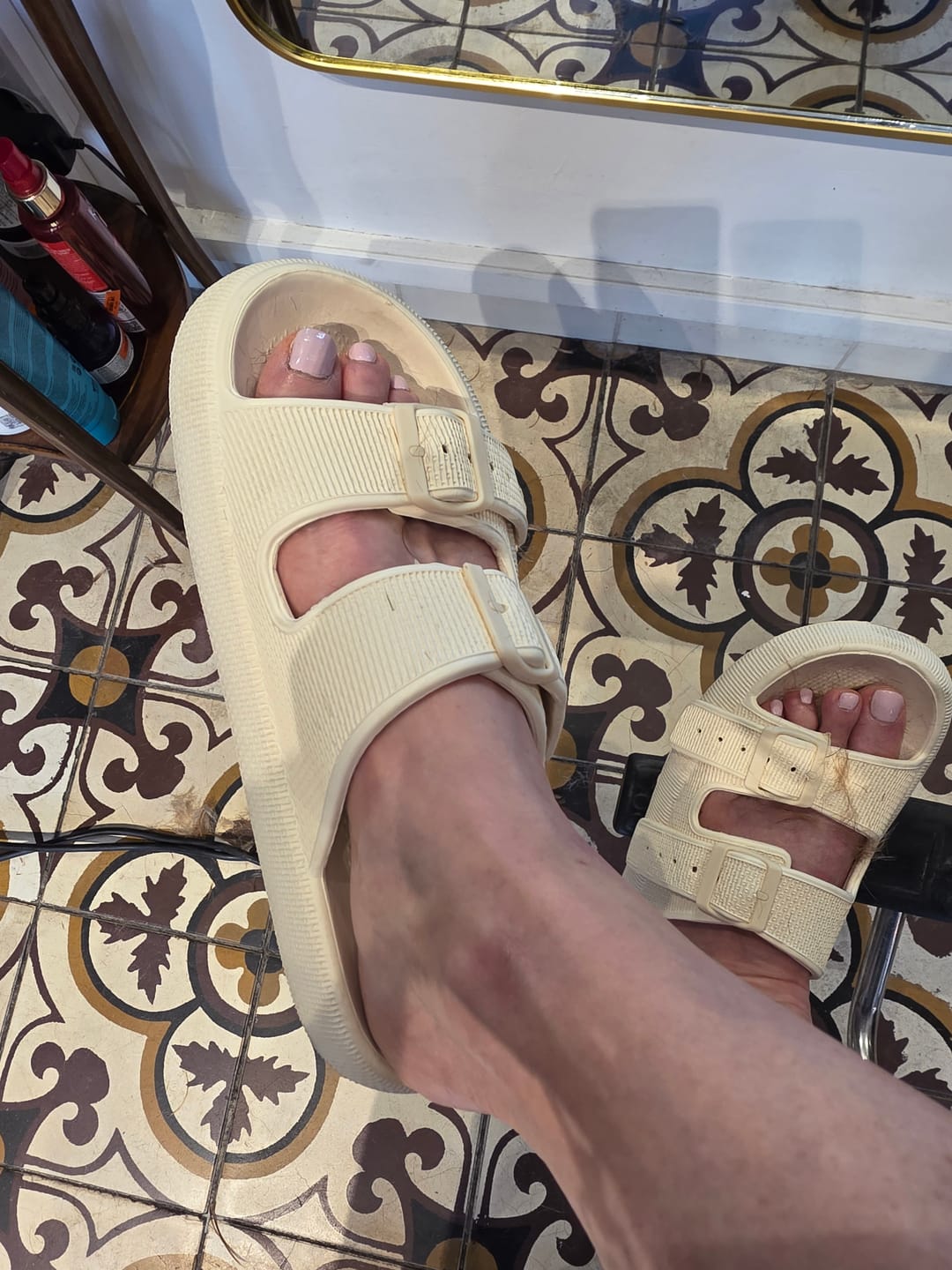 Customer photo review of הום סליידס מבית אורטופיקס