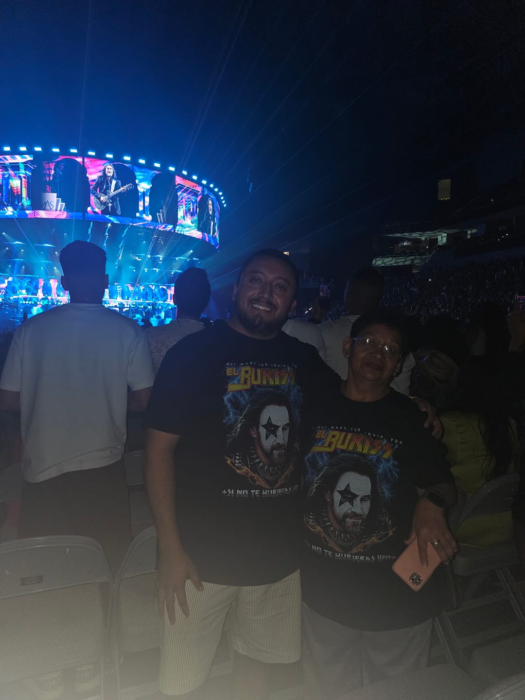 Customer photo review of El Bukizz Rock T-SHIRT