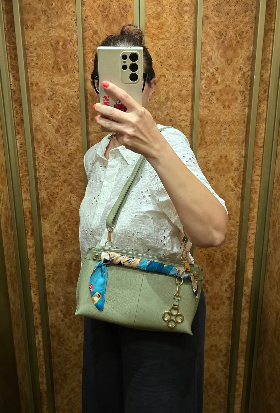 Customer photo review of BORSA SOFY BAGUETTE PELLE VERDE PASTELLO