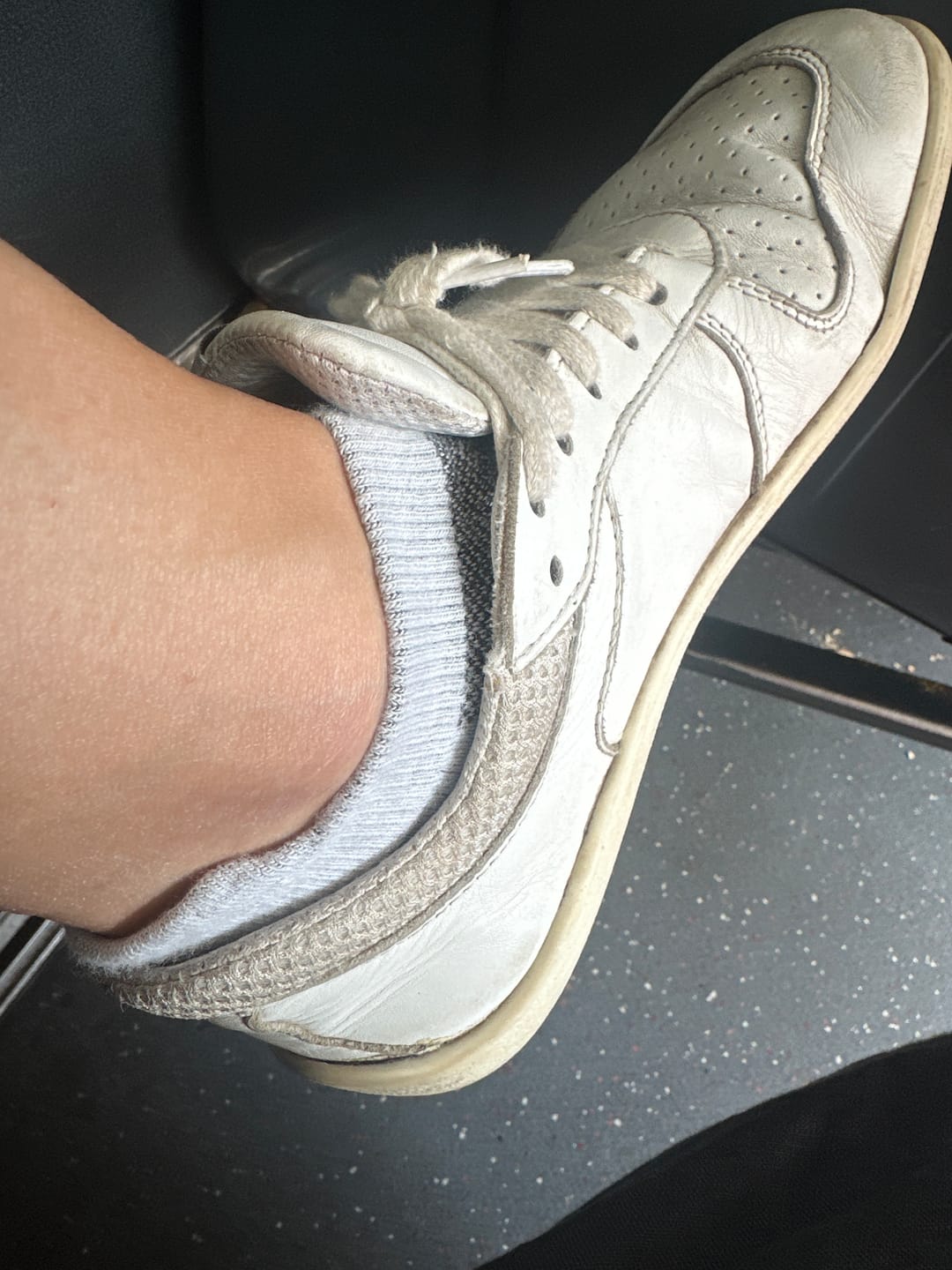 Customer photo review of Vibram No Show Toe Socks (2 Pack) Light Grey Yellow Grey