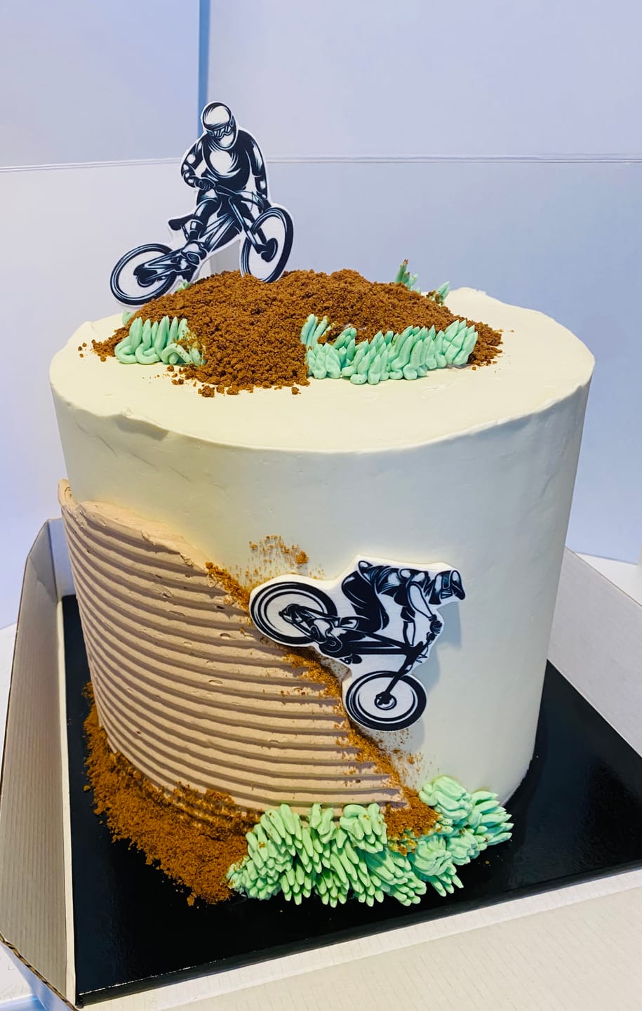 Customer photo review of A4 Rectangle Custom Edible Icing Image