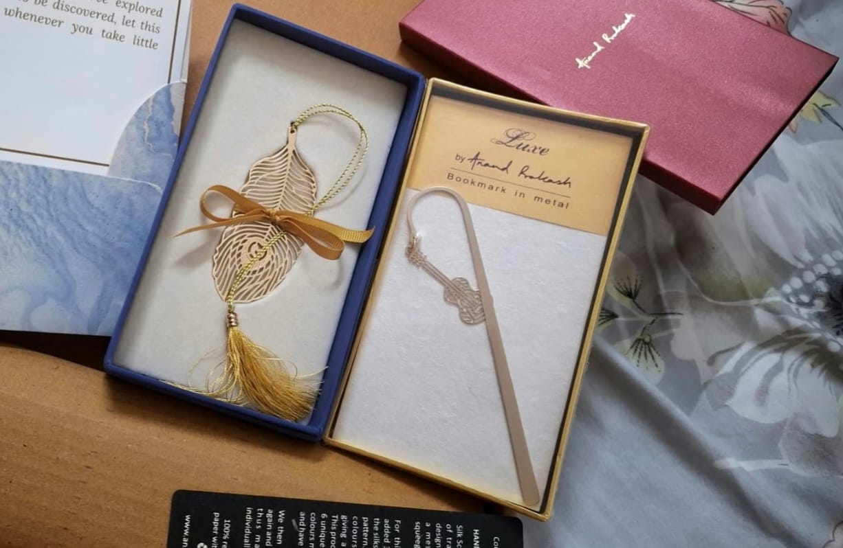 Customer photo review of Bookmark Hook Design - Guitar