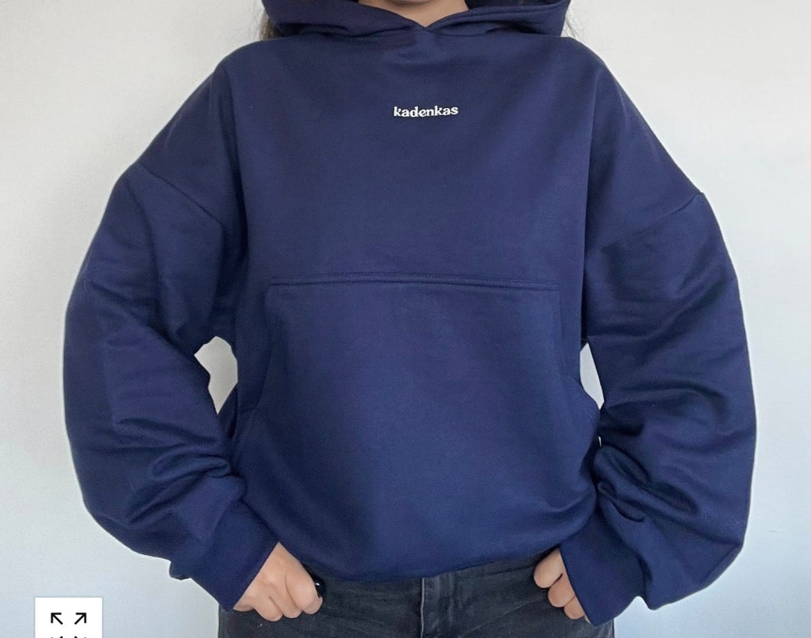 Customer photo review of (PRE-VENTA) POLERÓN HOODIE AZUL MARINO - OVERSIZE CON GORRO LOGO BORDADO