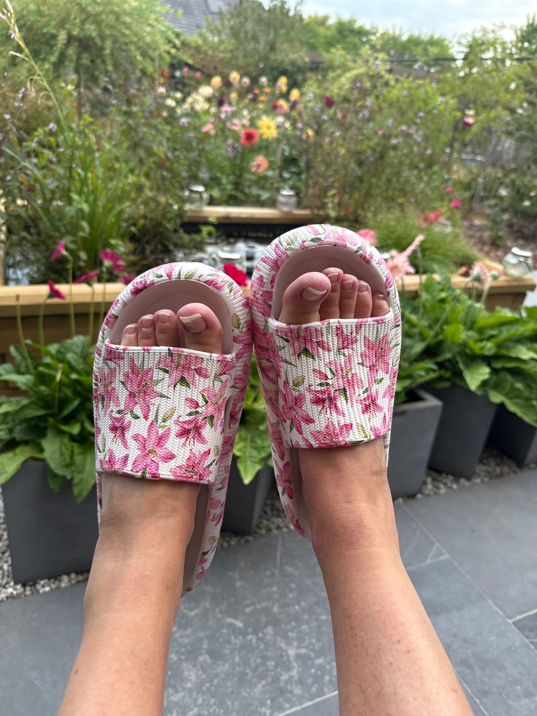 Customer photo review of HappyFlops Limited Editions