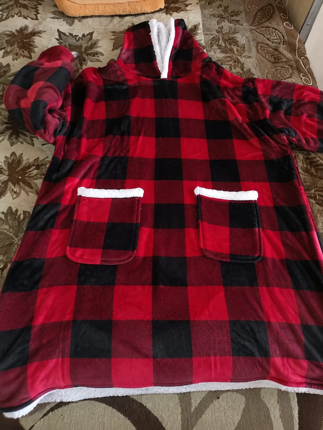 Customer photo review of Unisex Thermal Fleece Hoodie - Noah