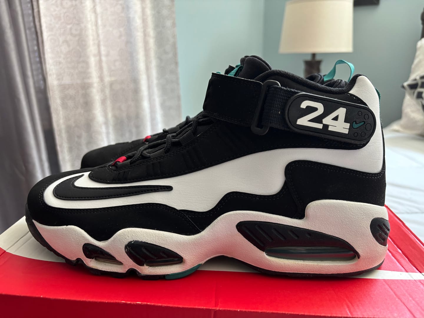 Customer photo review of Nike Air Griffey Max 1 White Fresh Water Black (PreOwned)