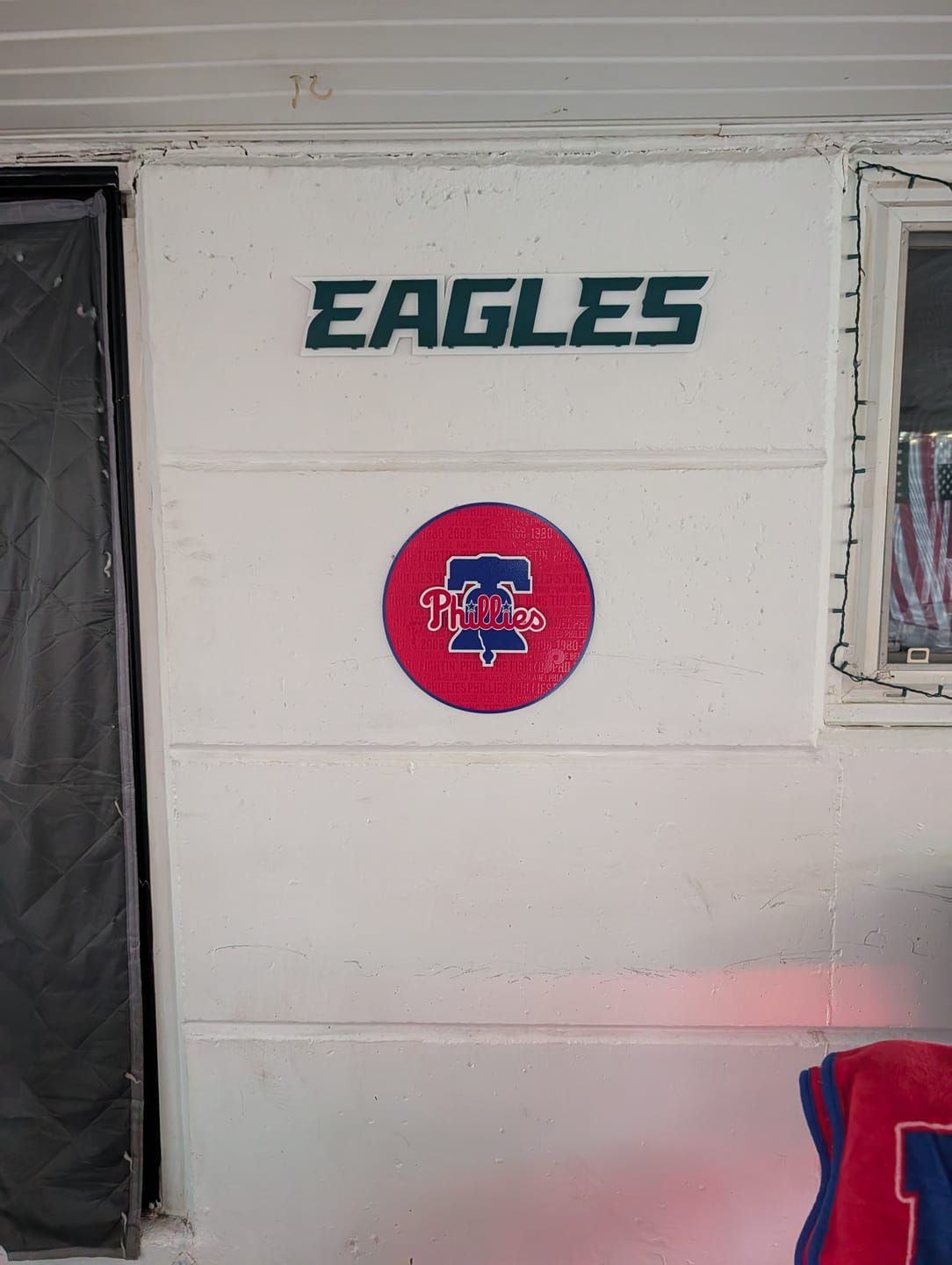 Customer photo review of Philadelphia Phillies CRAFT SERIES 3D Embossed Metal Wall Art