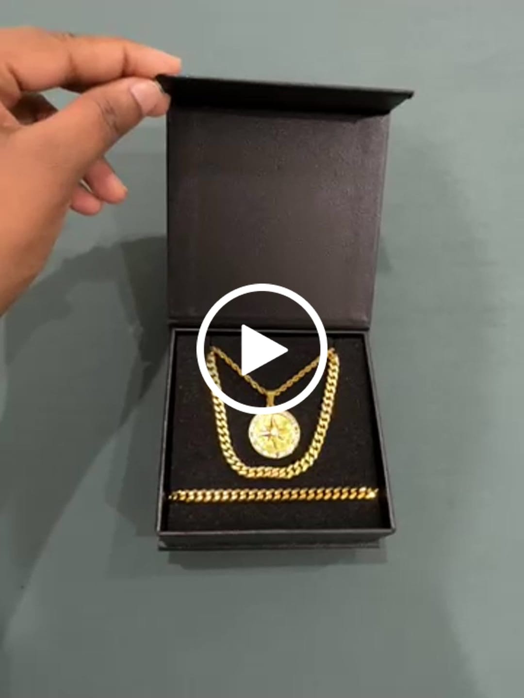 Customer video review of INDULGE SET (GOLD) (5MM)