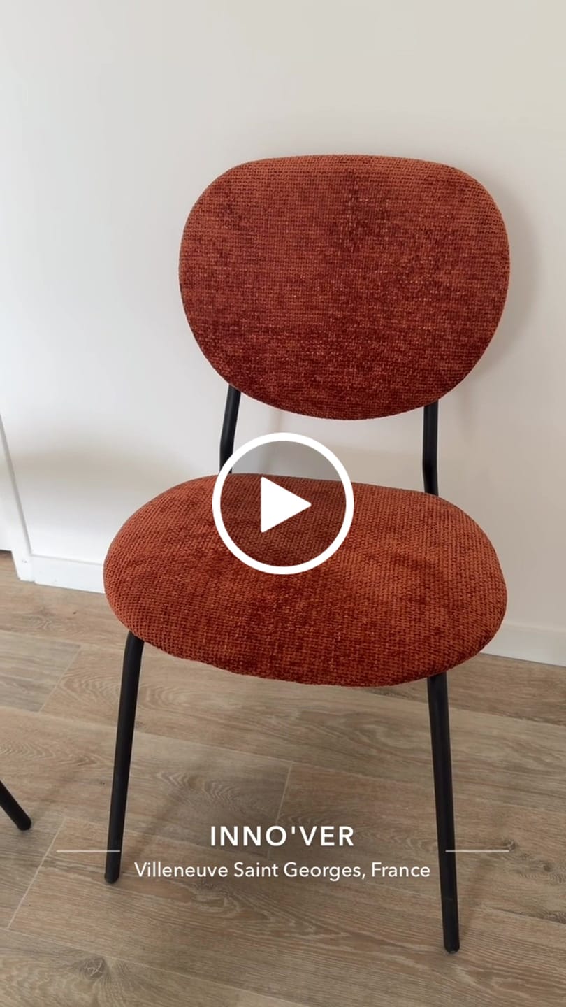 Customer video review of SUZUKA - Lot de 2 chaises scandinaves en métal et tissu terracotta
