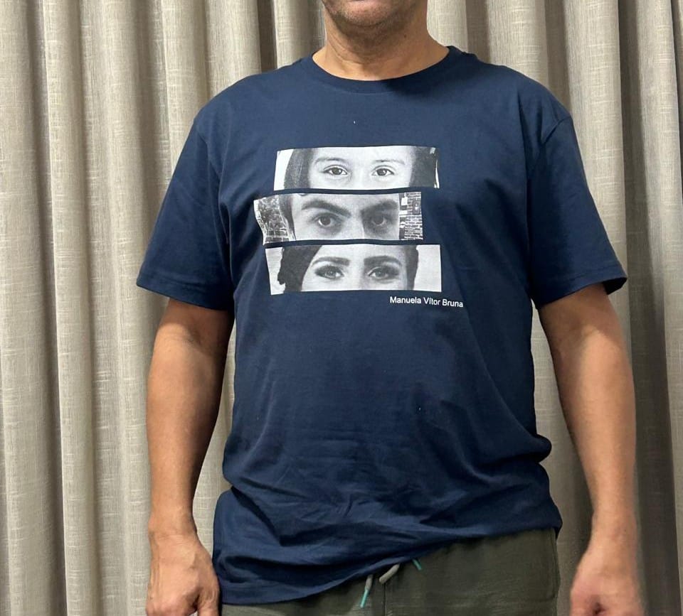 Customer photo review of Camiseta Personalizada OLHARES DOS FILHOS (Até 6) - Algodão 100%