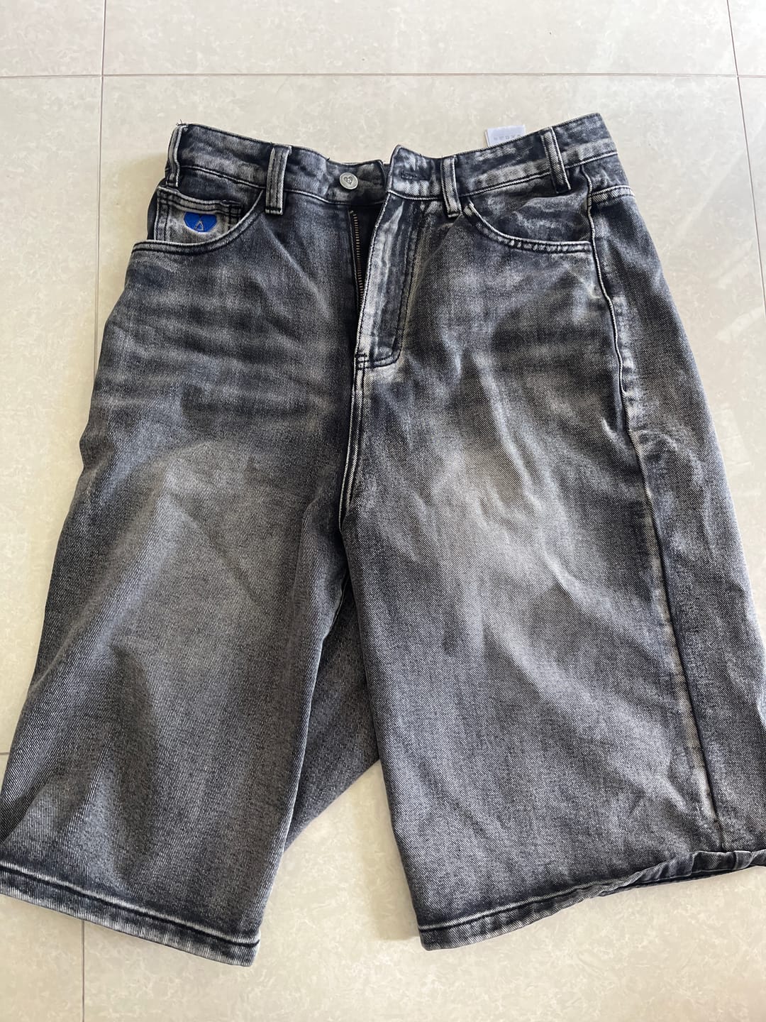 Customer photo review of Aelfric Eden Vintage Washed Longline Jorts