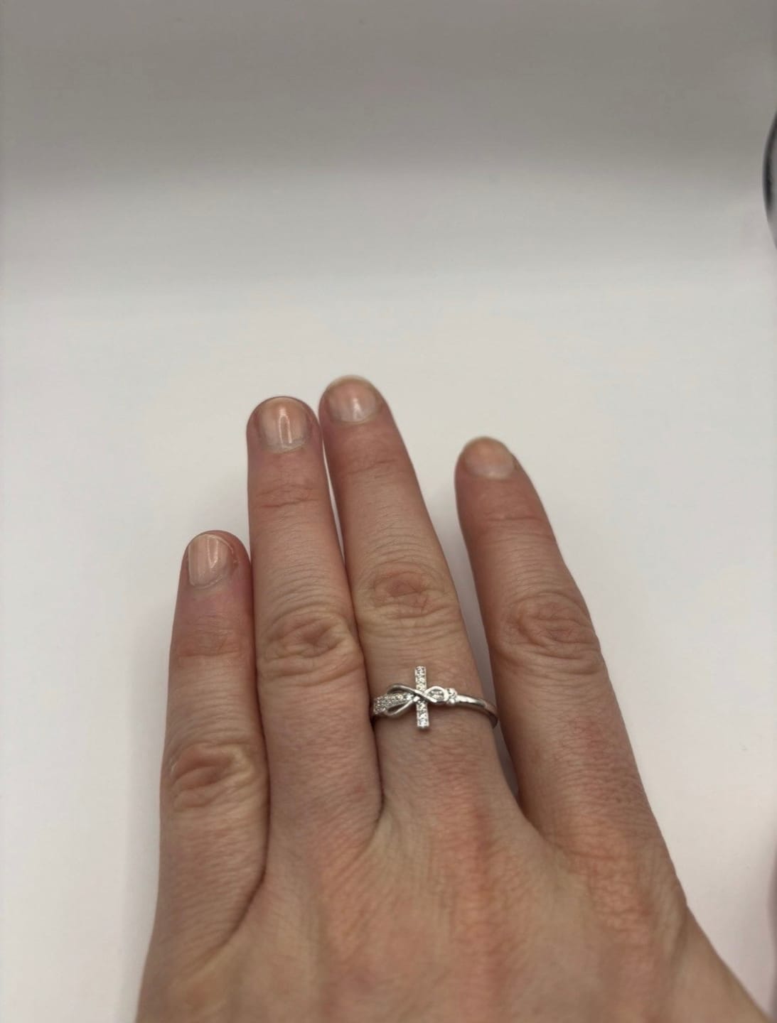 Customer photo review of Bague Croix infini Salomé - Argent