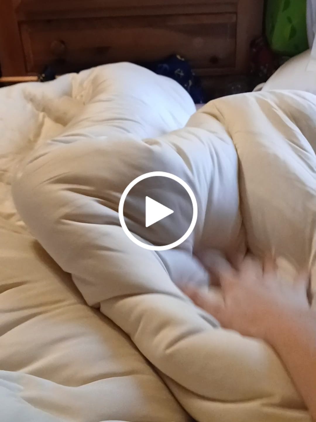 Customer video review of MarshMellow Comforter
