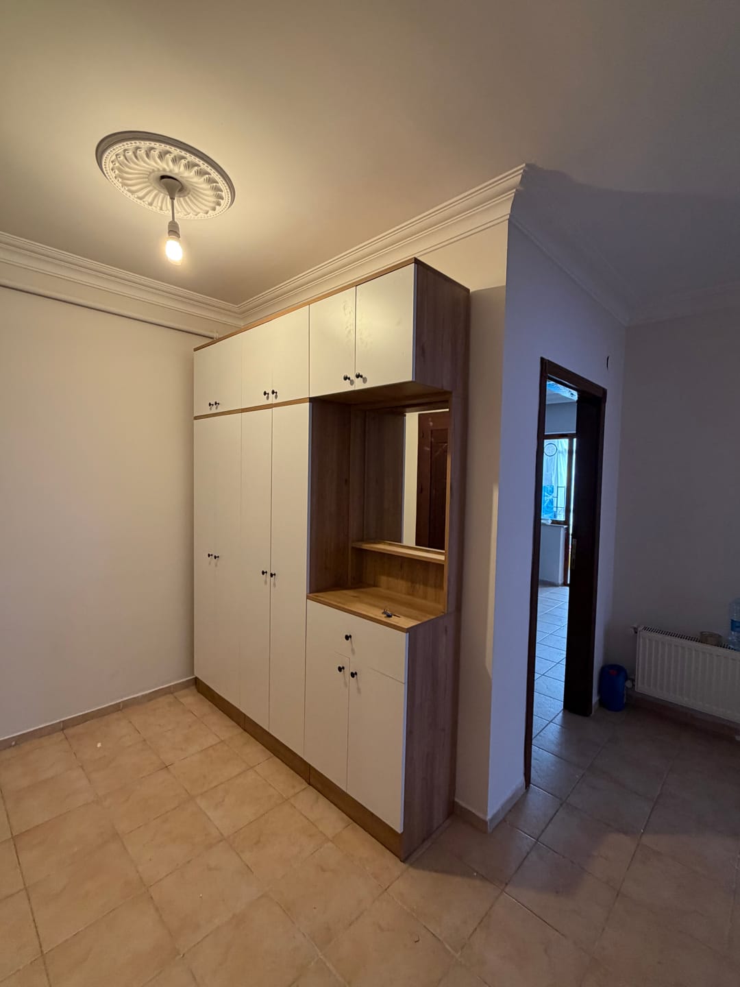 Customer photo review of Rani EA142 Portmanto Çekmeceli Aynalı Askılı Ayakkabılık Vestiyer Sepet Ceviz - Beyaz