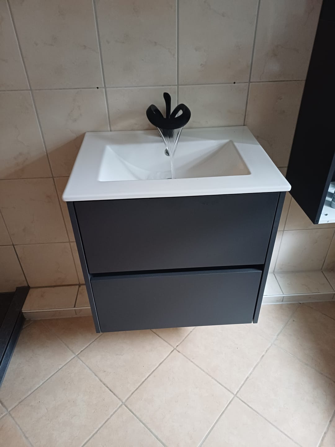 Customer photo review of AquaGleam - Badezimmer-Waschbeckenarmatur Minimalistischer Stil