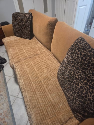 Customer photo review of Cosy Couch - Couch Cover