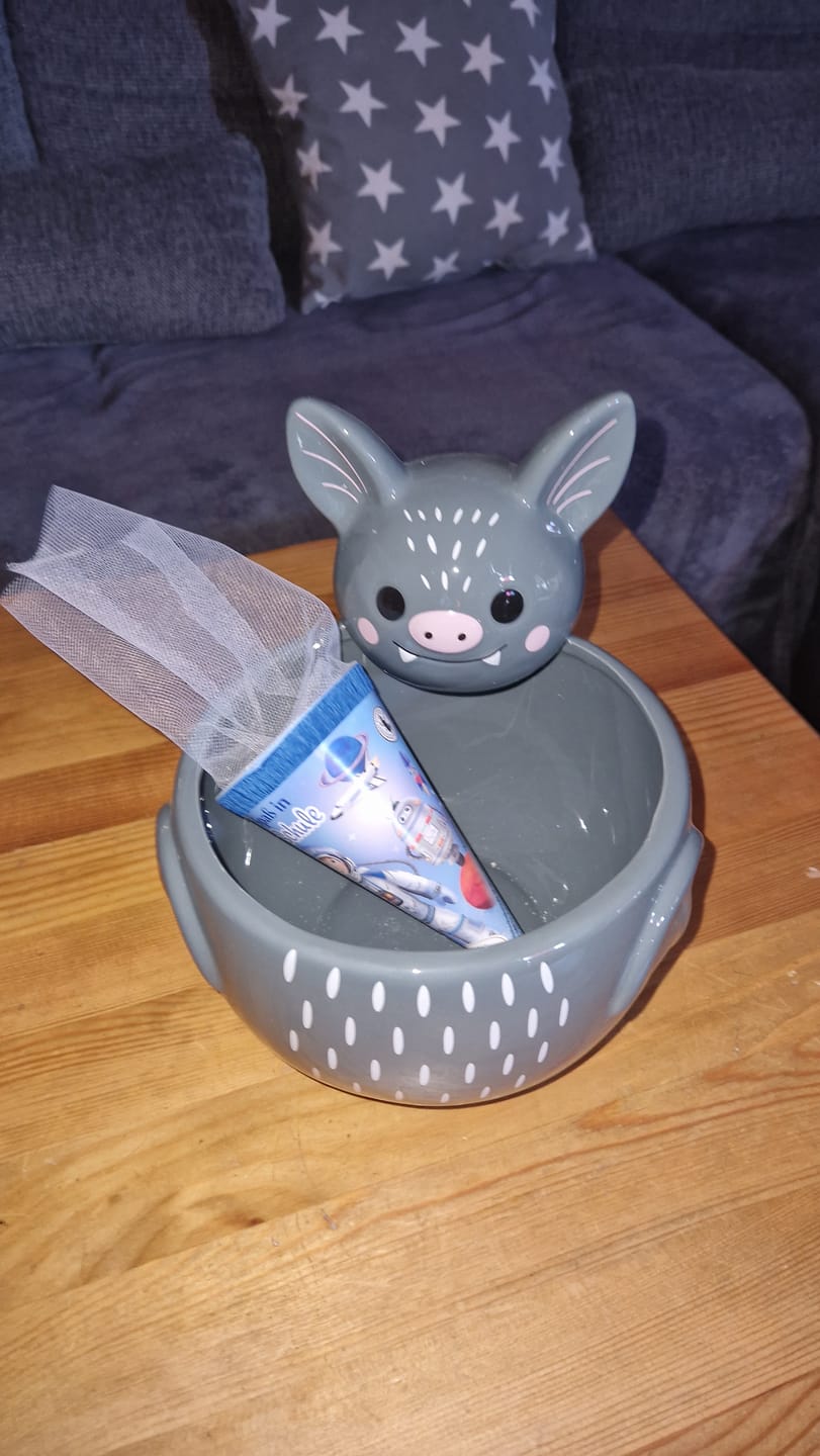 Customer photo review of Fledermaus Schale – Große Keramik-Servierschale für Snacks & Süßes