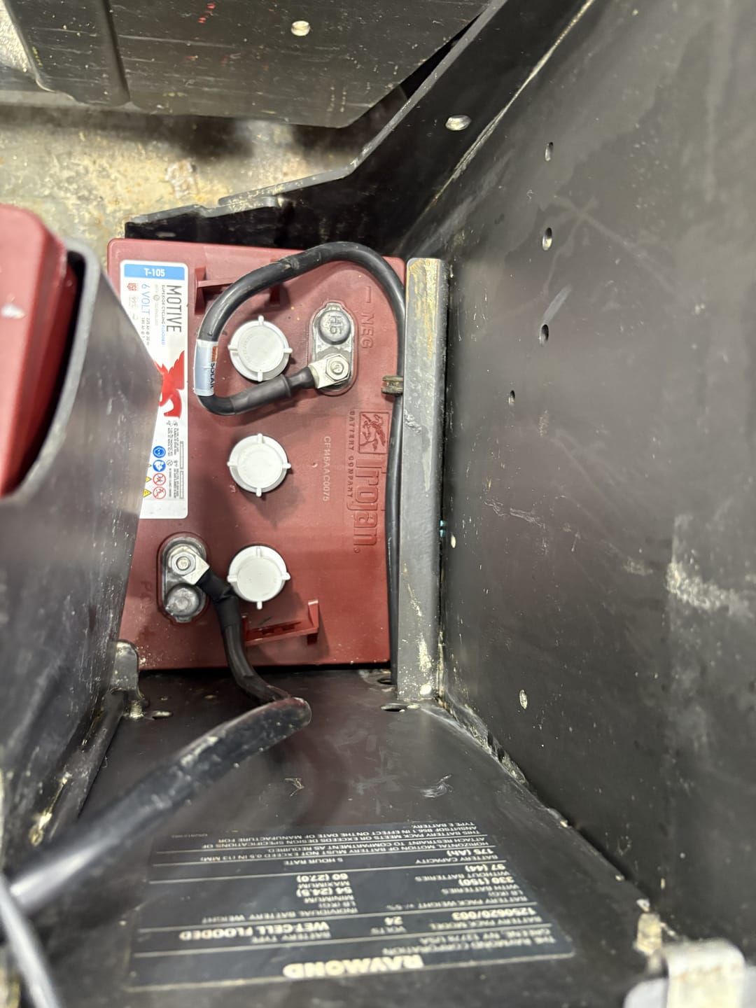 Customer photo review of 2 Gauge 5/16” Battery Cables | Pair of 2AWG Red and Black Pure Copper Inverter Battery Cables with 5/16” Lugs | Choose Cable Length: 1.5ft, 2ft, 3ft, 4ft, 5ft, 6ft, 8ft, 10ft