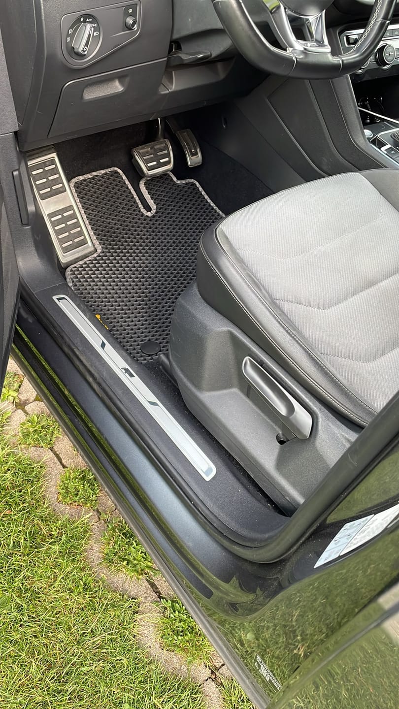 Customer photo review of Auto Fußmatten nach Maß - Vorne