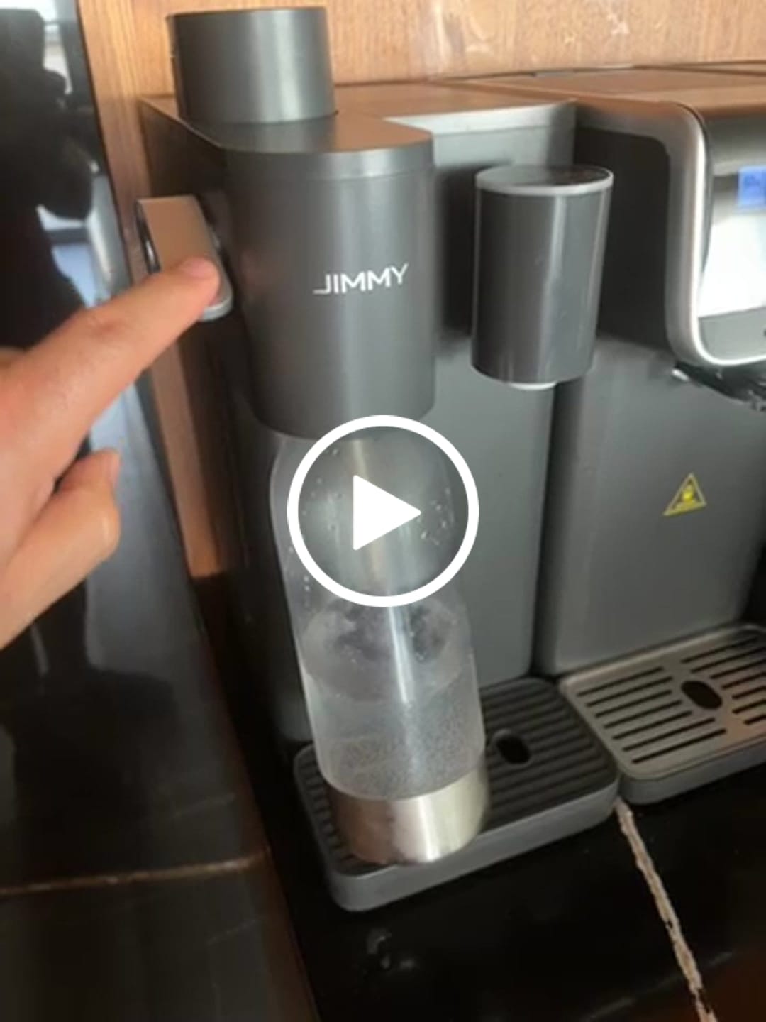Customer video review of Original Sparkling Water Bottle for Matrix S9 Cold Sparkling Water Maker