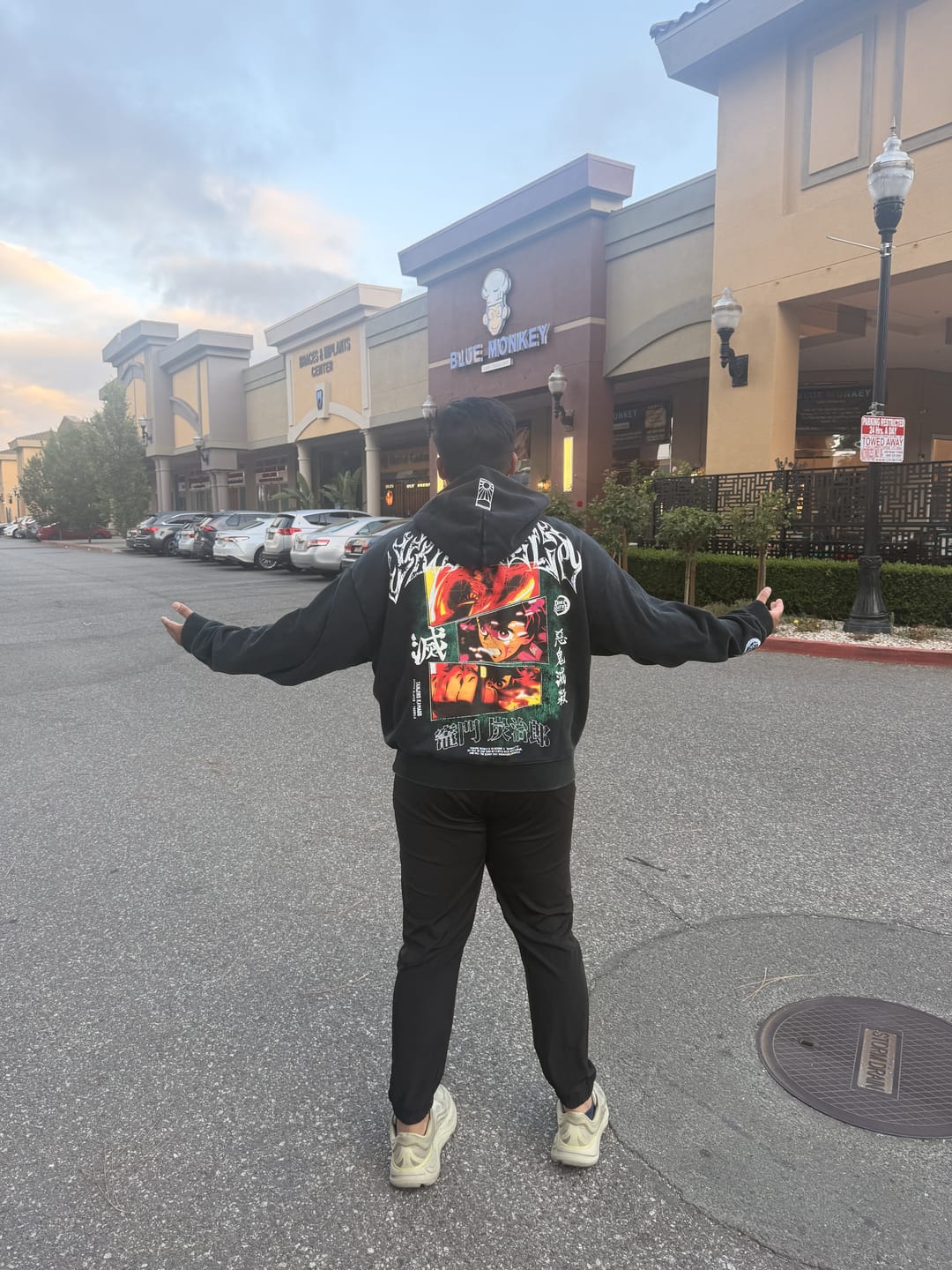 Customer photo review of 5068 - Demon Slayer: Kimetsu no Yaiba - Hoodies
