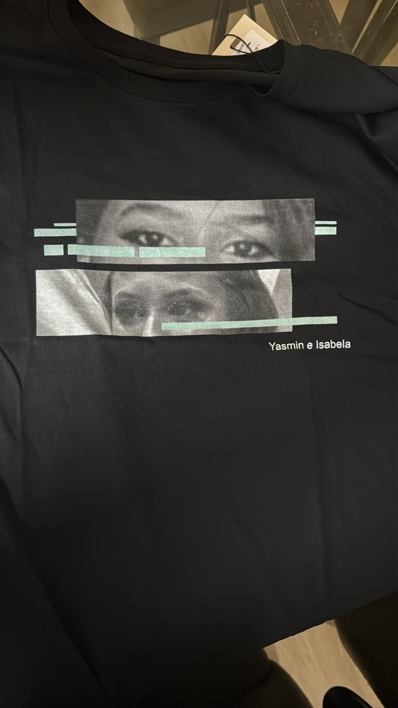 Customer photo review of Camiseta Personalizada OLHARES DOS FILHOS - Algodão Peruano