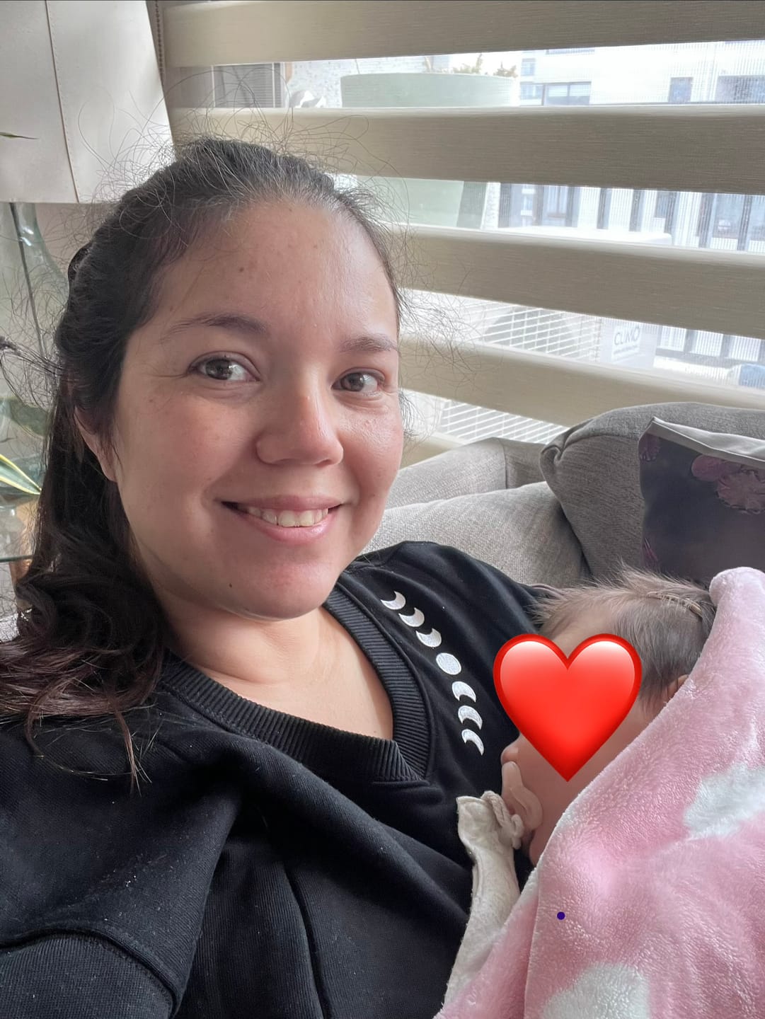 Customer photo review of Polerón de Lactancia Aika - Lunas