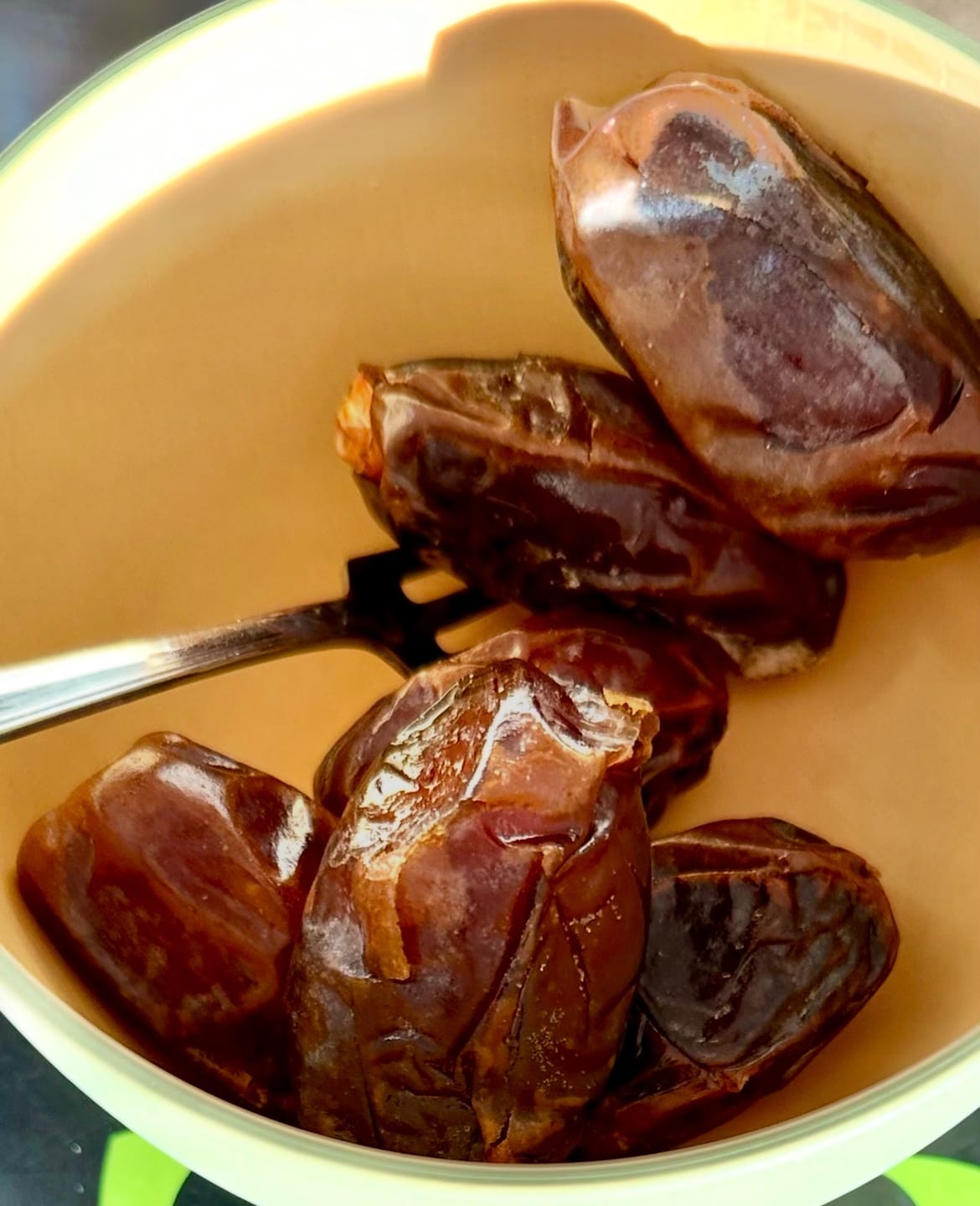 Customer photo review of Soft Rutab Medjool Dates