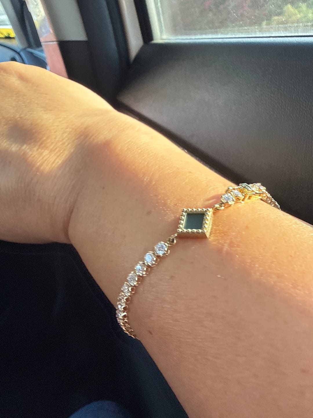 Customer photo review of אריזת מתנה בצורת ספר תנ"ך - חינם לקולקציית זהב ויהלומים