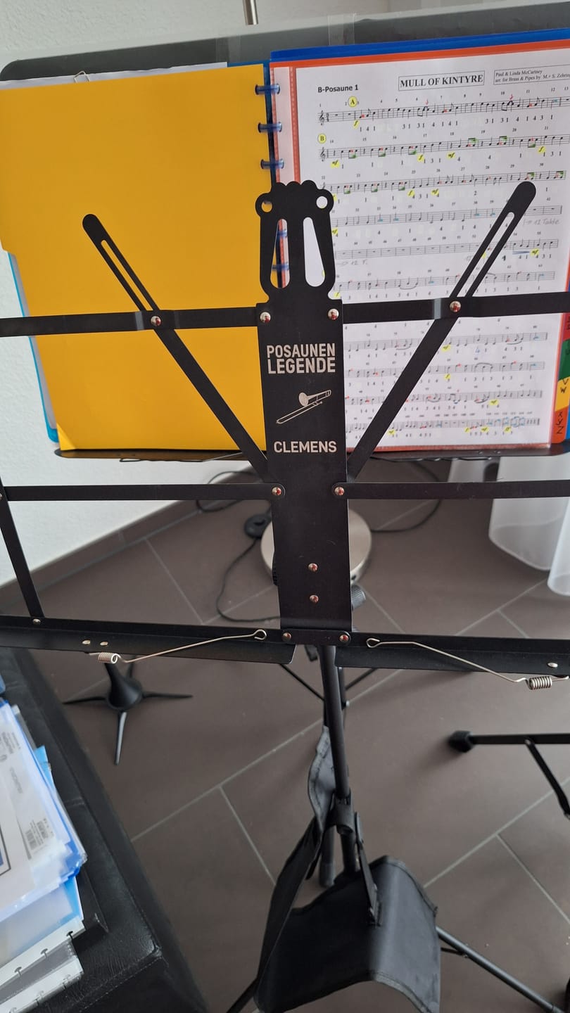 Customer photo review of Personalisierbarer Notenständer "Legende"