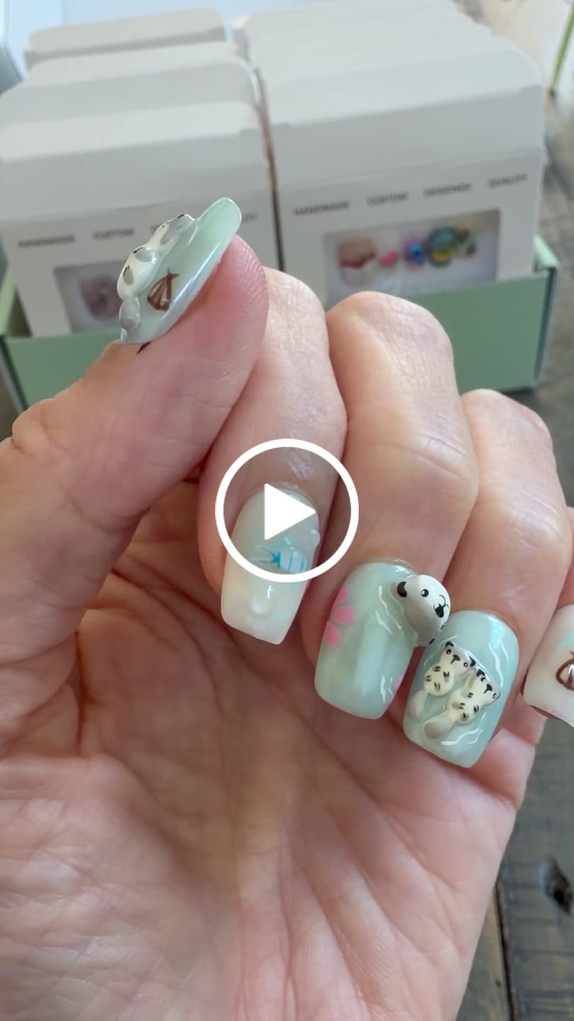 Customer video review of Otter Momo