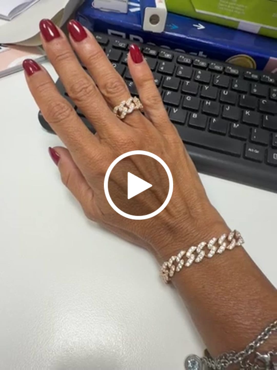 Customer video review of BRACCIALE GRUMETTA CON ZIRCONI