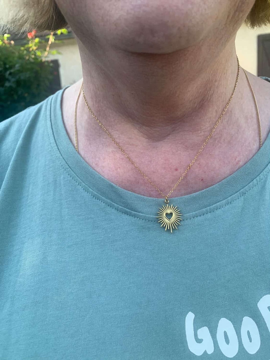 Customer photo review of Collier Sacré-Cœur - Acier Plaqué Or