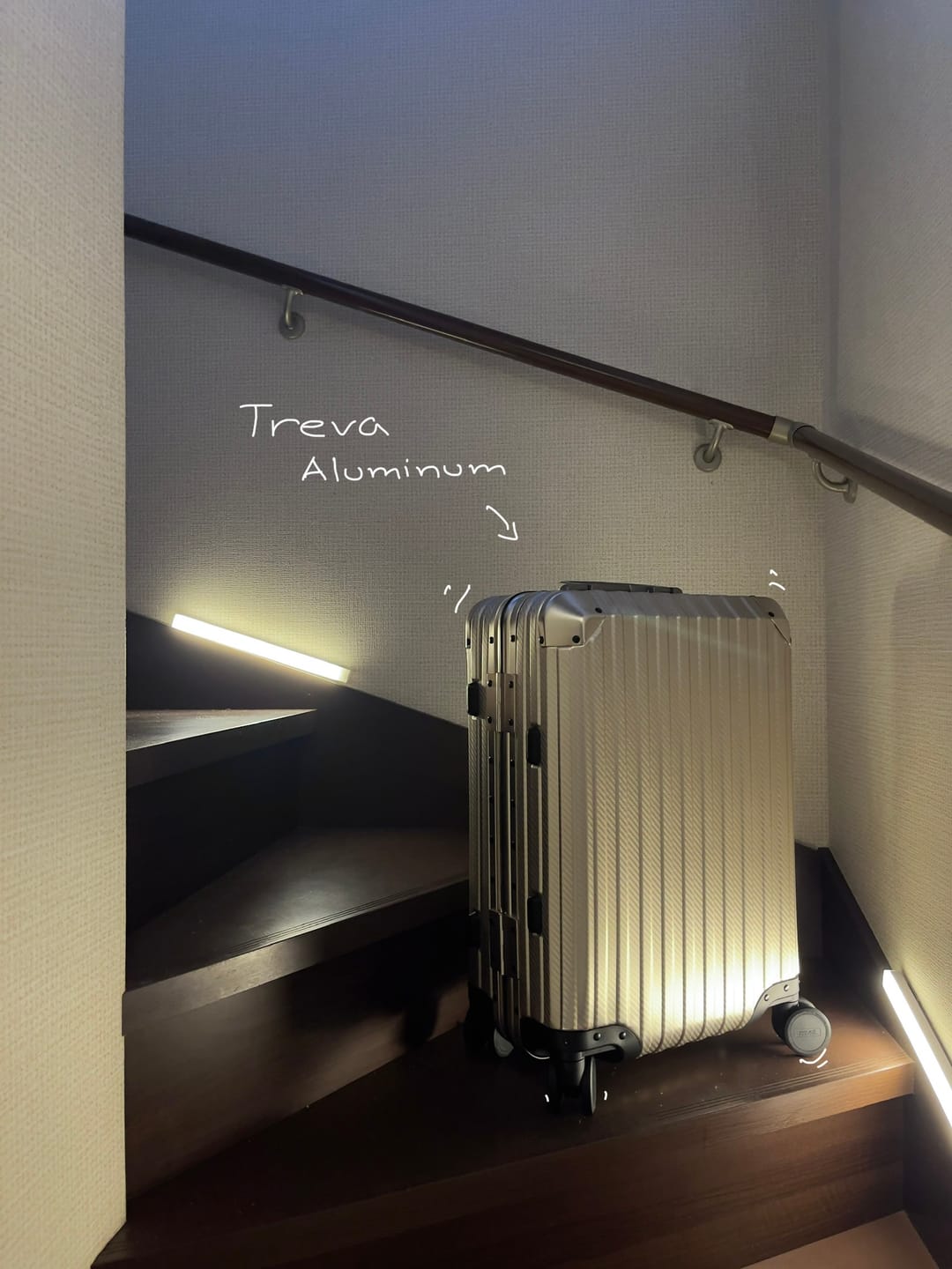 Customer photo review of TREVA Aluminum Suitcase Champagne